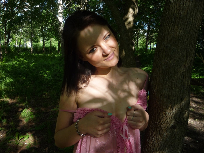 Моя естественная красота и чувственные кривые заведут тебя с первого взгляда. Возьму на себя не только удовлетворение твоих самых сокровенных сексуальных желаний, но и создам комфортную и расслабляющую атмосферу. У меня есть все, чтобы сделать тебя счастливым: страстные поцелуи, приятные массажи и многое другое. Убедись с ней у меня в Москве, с наклоном на нашу незабываемую встречу. Посмотри мои фото и прочитай отзывы - они говорят сами за себя. Не упускай возможность стать моим партнером в удовольствии. 🌟💋 21226, 20 лет